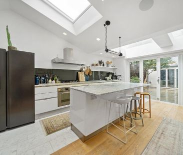 4 bedroom semi-detached house to rent - Photo 2