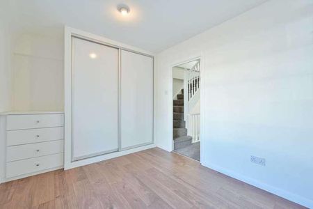 Sparrows Herne, Wd, Bushey, WD23 - Photo 3