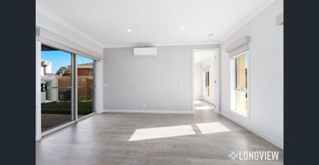 LUXE THREE BED AND THREE LIVING ZONE FAMILY HOME - Photo 2