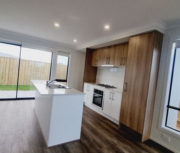 Stunning Family Home - Photo 5