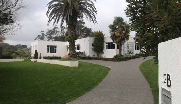 Charming Family Oasis Overlooking Barrett's Lagoon - Photo 1