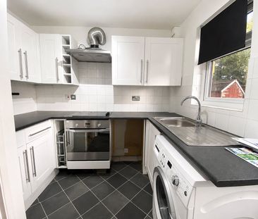 Hawthorne Place, Epsom, Surrey, KT17 4AA - Photo 3