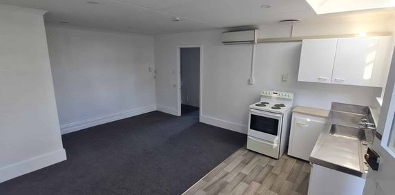 *Recently Renovated In Highfield* - Photo 2