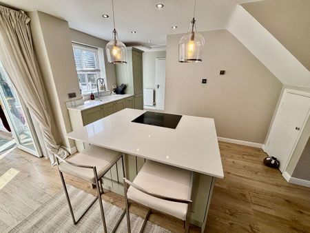 3 bedroom semi-detached house to rent - Photo 5