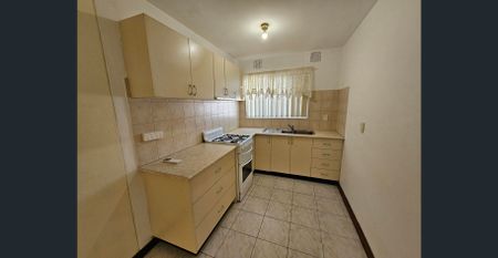 Delightful 2-bedroom, 1-bathroom unit *Open Thurs 18th Dec 4.30 to 4.45* - Photo 3