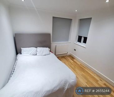 1 bedroom in a flat share to rent - Photo 1