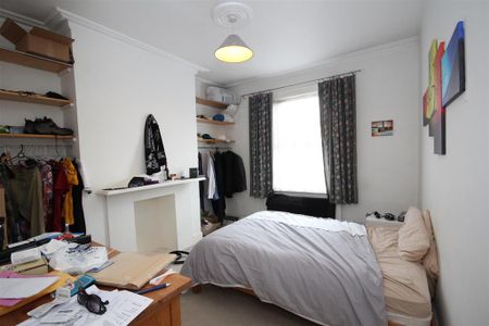 3 bedroom detached house to rent - Photo 2