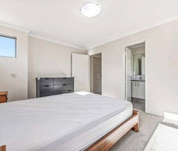 MOVE IN READY - FULLY FURNISHED AND EQUIPPED - Photo 6