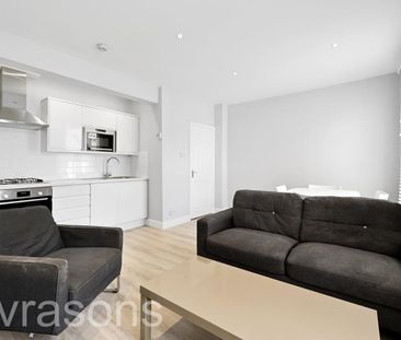 3 bedroom flat to rent - Photo 4