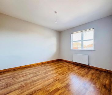 32 Derrymore Avenue, Glengormley, Newtownabbey, BT36 7AA - Photo 5