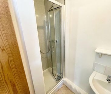 6 bedroom terraced house to rent - Photo 4