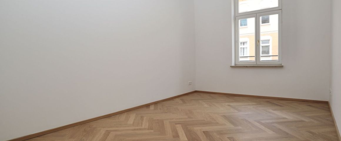 Balkon • Chemnitz • Tageslichtbad • 2-Raum Wohnung • Parkett • Sonnenberg • zur Miete - Photo 1