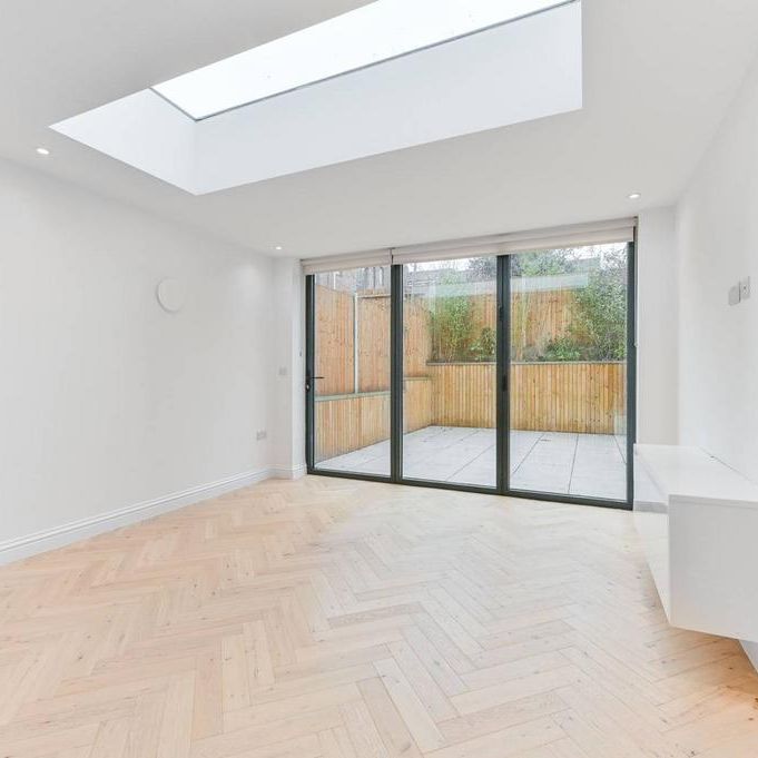 4 bedroom terraced house to rent - Photo 1