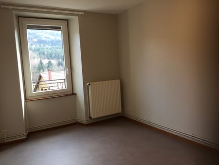 Location Appartement 4 pièces 86m² VESCEMONT 90200 - Photo 2
