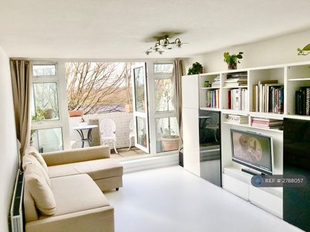 1 bedroom flat to rent - Photo 2