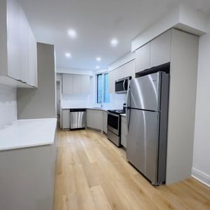 3 Bed - 3445 Rue Stanley, Montréal - Photo 2