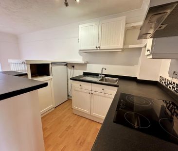 2 bedroom end of terrace house to rent - Photo 5