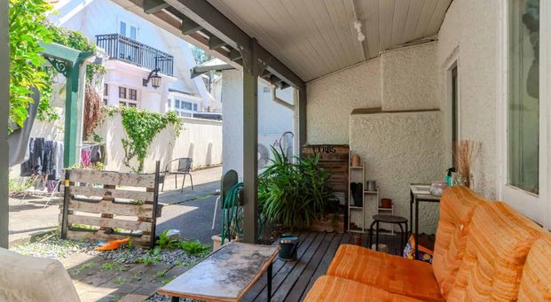 Large Character Home - Photo 1