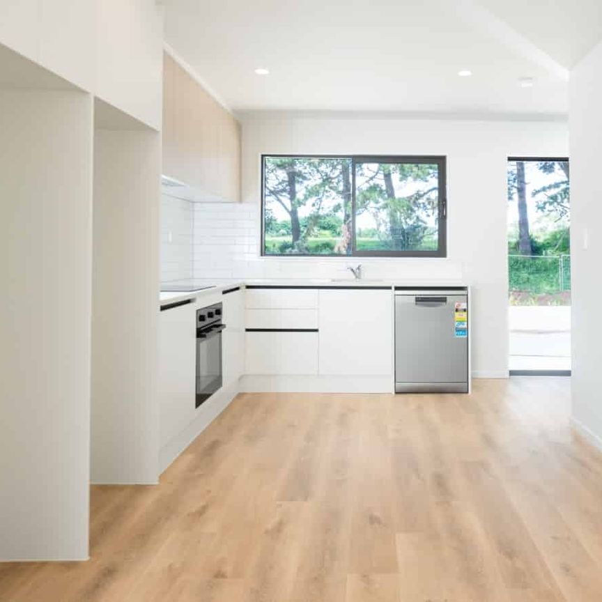 MANGERE BRIDGE, 3 BEDROOMS - Photo 1