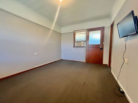 Century 21 Central West &lpar;02&rpar; 6862 1265 - Photo 3