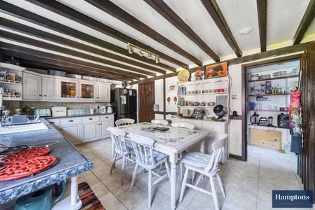 4 bedroom detached house to rent - Photo 3