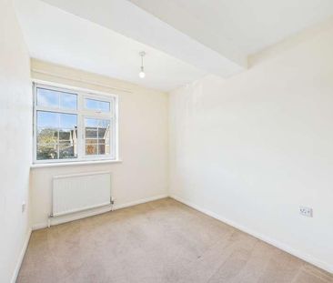 Ropley Close, Tadley, RG26 - Photo 4