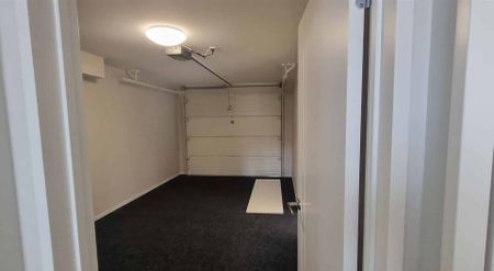 Beautiful Townhouse available for rent in Mangere East - Photo 2