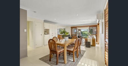 Absolute Waterfront Luxury – Five-Bedroom Riverfront Sanctuary with Private Jetty and Boat Ramp - Photo 4