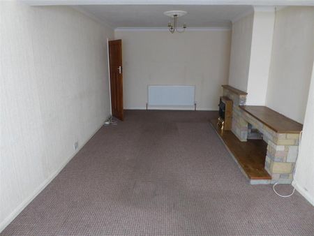 2 bedroom semi-detached bungalow to rent - Photo 2