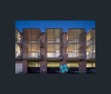 TOP FLOOR EAST-FACING TWO BEDROOM RESIDENCE IN LANDMARK 'MAJESTIC' ... - Photo 5