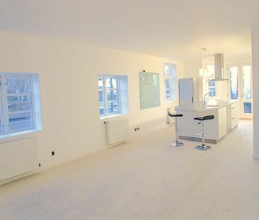 Lys villalejlighed i to plan - Photo 2