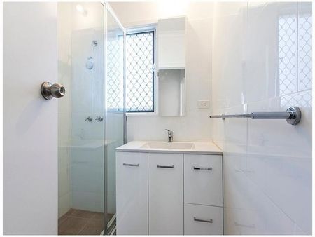 5 Batten Street, Coolbellup - Photo 4