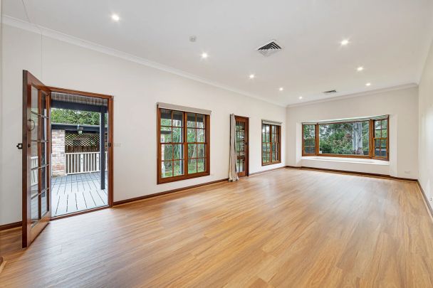 299 Pittwater Road, - Photo 1