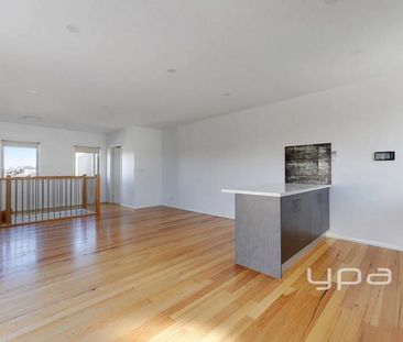 UPMARKET TOWN "HOME" IN PRESTIGE LOCALE, TOTALLY MAINTENANCE FREE! - Photo 1