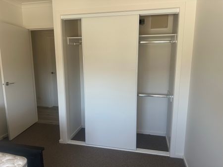 Altona North - Photo 3