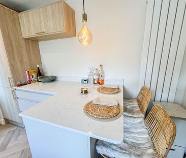 2 bedroom semi-detached house to rent - Photo 4