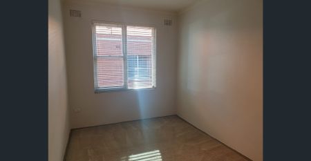 Perfect location - Photo 3