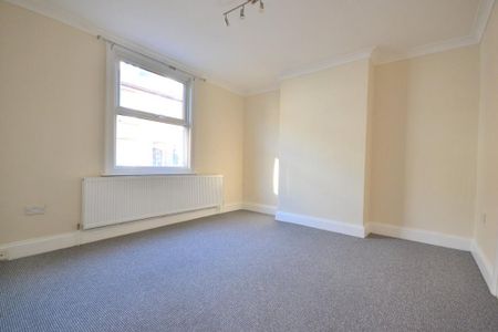 4 bedroom terraced house to rent - Photo 4