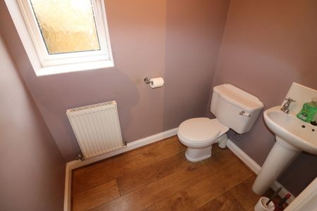 Noseley Way, Kingswood - Photo 3