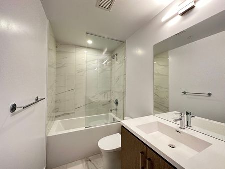 For Lease - 60 Honeycrisp Crescent Unit# 1001, Vaughan, Ontario - Photo 5