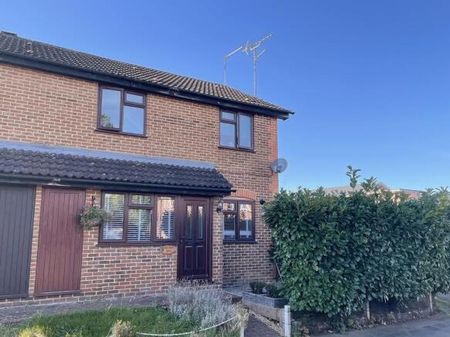 Chestnut Walk, West Byfleet, Surrey, KT14 - Photo 4