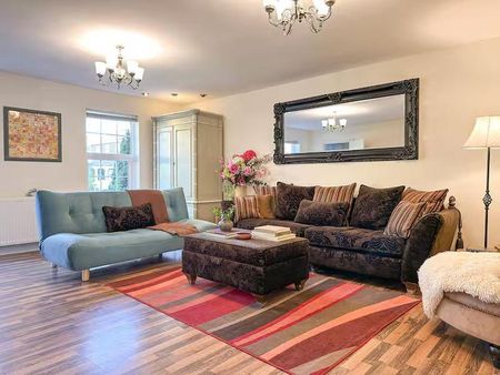 3 bedroom detached house to rent - Photo 2