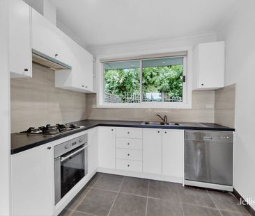 3/3 Farringdon Street, Pascoe Vale, Vic 3044 - Photo 3