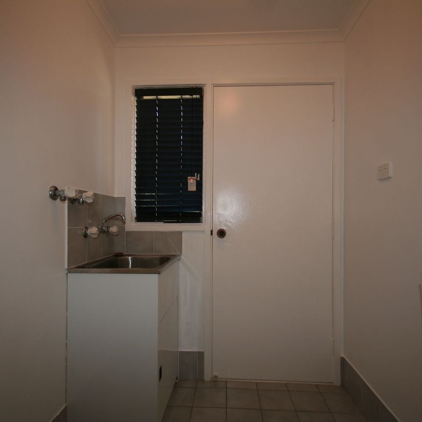 Charming 2-Bedroom Townhouse in Queanbeyan - Photo 1
