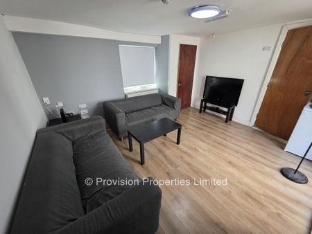 5 bedroom flat to rent - Photo 4