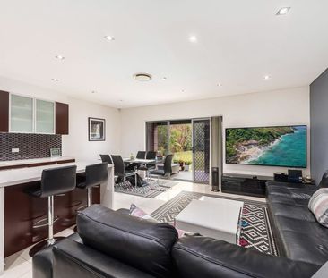 Well-Presented 4 Bedroom Duplex in a Prime Location - Photo 3