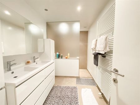 Recente bel-étagewoning te huur in het centrum van "het Oude Knokke" - Foto 5