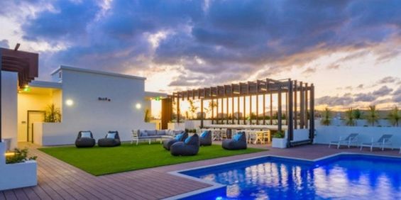 Near New 2 Bedroom Luxurious Inner City Living - Photo 3