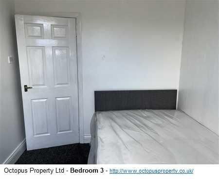 3 bedroom flat to rent - Photo 5
