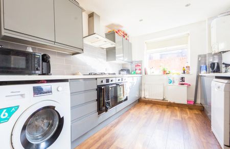 Cardigan Terrace, Heaton - Photo 5